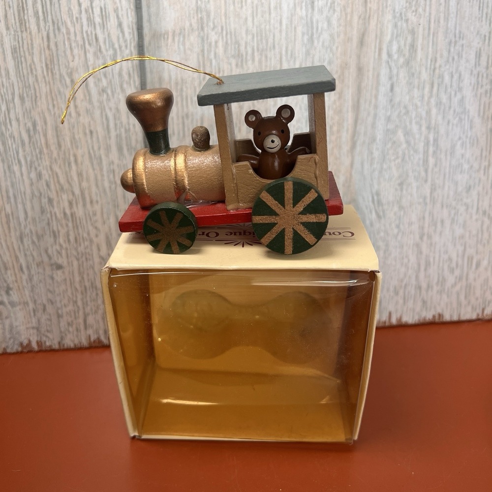 Wooden Red Christmas Train With Bear Conductor RUSS BERRIE & CO Taiwan - Vintage